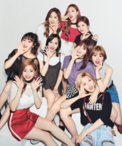 TWICEドームツアーライブビューイングでのグッズとペンラ情報